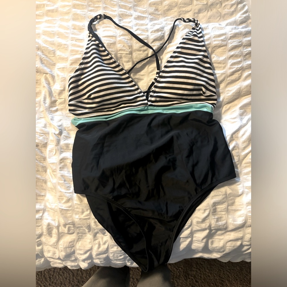 Cupshe one piece - tie back